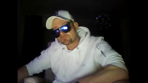 Snapshot of matcelpb1987 chatting on 12/18/24, 03:58 Marcel online show from 12/18/24, 03:58