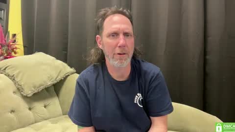 Snapshot of matchingtracksuits chatting on 01/02/25, 08:13 Jer and Kel online show from 01/02/25, 08:13