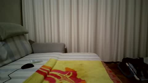 Snapshot of mateo_blu chatting on 02/23/25, 06:45 Mateo Blu online show from 02/23/25, 06:45