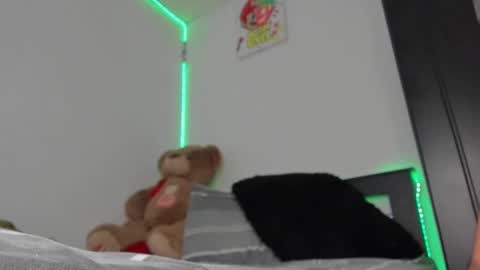 mateo_escobar online show from 11/26/25, 02:12