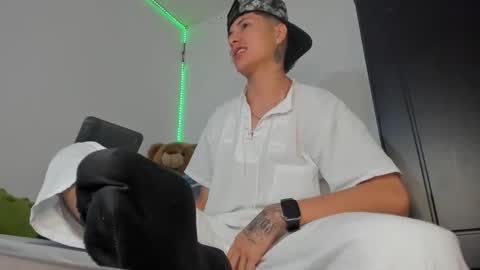 mateo_escobar online show from 11/29/25, 11:41