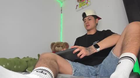 mateo_escobar online show from 02/13/26, 01:45