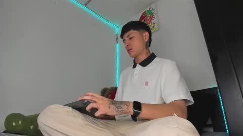 mateo_escobar online show from 02/28/26, 11:17