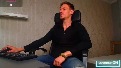 Snapshot of mateobenjamin chatting on 11/12/25, 07:31 MateoBenjamin online show from 11/12/25, 07:31