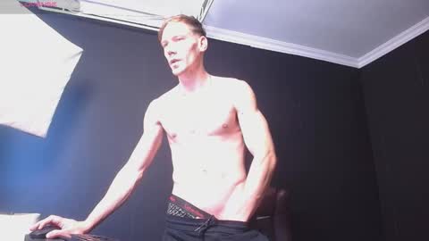 Snapshot of mateobenjamin chatting on 11/21/25, 11:42 MateoBenjamin online show from 11/21/25, 11:42