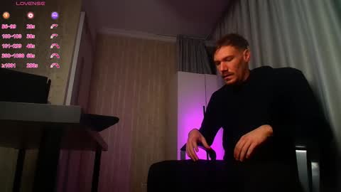 Snapshot of mateobenjamin chatting on 12/14/25, 05:57 MateoBenjamin online show from 12/14/25, 05:57