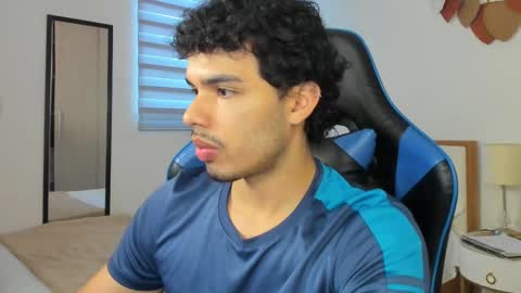 Snapshot of mateoleone chatting on 02/09/25, 03:56 Matt online show from 02/09/25, 03:56