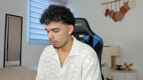 Snapshot of mateoleone chatting on 02/22/25, 05:13 Matt online show from 02/22/25, 05:13