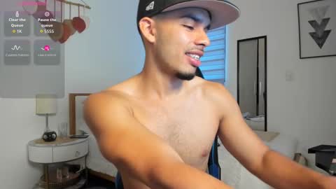 Snapshot of mateoleone chatting on 10/02/25, 04:03 Matt online show from 10/02/25, 04:03