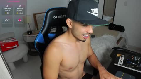 Snapshot of mateoleone chatting on 10/11/25, 08:18 Matt online show from 10/11/25, 08:18