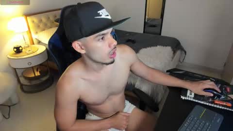 Snapshot of mateoleone chatting on 10/18/25, 12:35 Matt online show from 10/18/25, 12:35