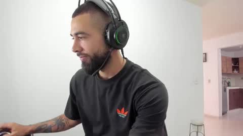 Snapshot of matheusbeard2 chatting on 12/03/25, 09:13 Matheus online show from 12/03/25, 09:13