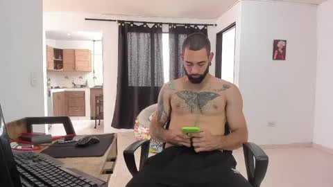 Snapshot of matheusbeard2 chatting on 05/13/26, 04:48 Matheus online show from 05/13/26, 04:48