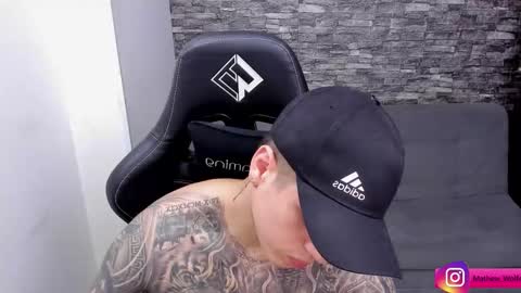 Mathew Independent model online show from 11/28/25, 06:21