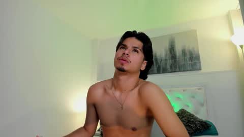 Snapshot of mathewadams chatting on 10/21/25, 07:03 Mathew online show from 10/21/25, 07:03