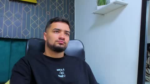 Snapshot of mathews_colton1 chatting on 04/16/26, 11:44 Mathews online show from 04/16/26, 11:44