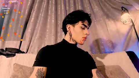 Snapshot of mathewth chatting on 10/31/25, 02:01 Mathew online show from 10/31/25, 02:01