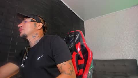 Snapshot of mathyussx chatting on 11/02/25, 12:51 mathyussx online show from 11/02/25, 12:51