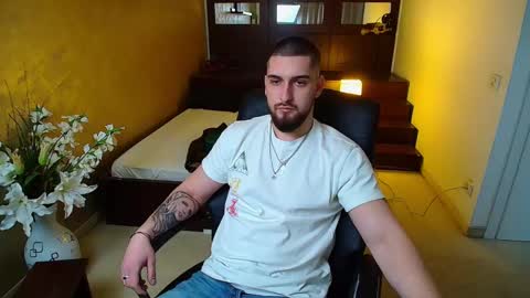 Snapshot of matiasdean chatting on 03/03/25, 09:00 MatiasDean online show from 03/03/25, 09:00