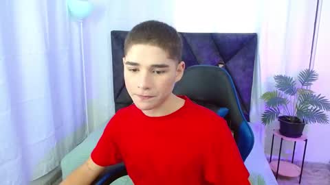 Snapshot of matiii18 chatting on 09/19/25, 01:01 Mati online show from 09/19/25, 01:01