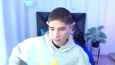 Snapshot of matiii18 chatting on 10/17/25, 01:35 Mati online show from 10/17/25, 01:35