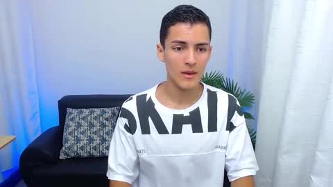 Snapshot of matiius18 chatting on 10/07/25, 02:03 Matias online show from 10/07/25, 02:03