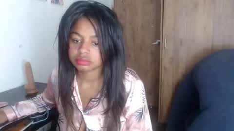 Snapshot of matilde27 chatting on 12/21/24, 12:16 Daniela online show from 12/21/24, 12:16