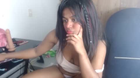 Snapshot of matilde27 chatting on 12/29/24, 01:13 Daniela online show from 12/29/24, 01:13