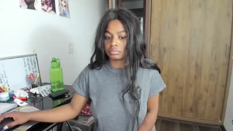 Snapshot of matilde27 chatting on 02/24/25, 12:05 Daniela online show from 02/24/25, 12:05