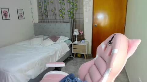 Snapshot of matilde27 chatting on 10/03/25, 10:45 Daniela online show from 10/03/25, 10:45