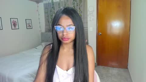 Snapshot of matilde27 chatting on 10/09/25, 09:51 Daniela online show from 10/09/25, 09:51