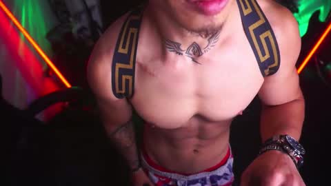 Snapshot of matiusdf chatting on 12/15/25, 02:54 matius online show from 12/15/25, 02:54