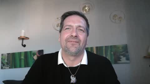 Snapshot of matrike1 chatting on 12/26/24, 02:16 matrike1 online show from 12/26/24, 02:16
