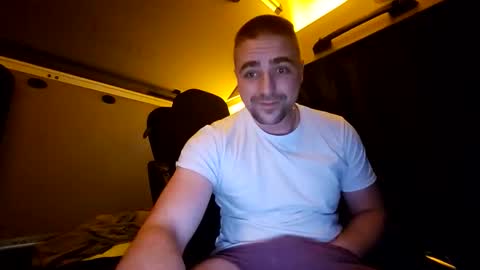 Snapshot of matt2202 chatting on 12/17/25, 07:09 matt2202 online show from 12/17/25, 07:09