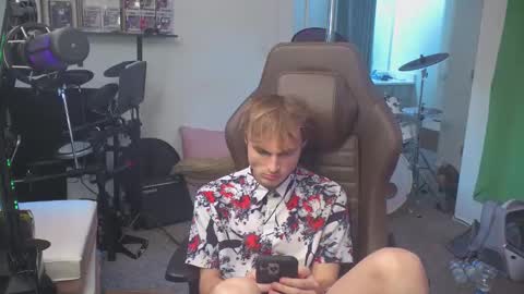 Matt Cash online show from 09/15/25, 01:05