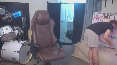 Matt Cash online show from 10/20/25, 01:06