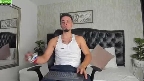 Snapshot of mattdevon chatting on 02/17/25, 07:10 Matt online show from 02/17/25, 07:10