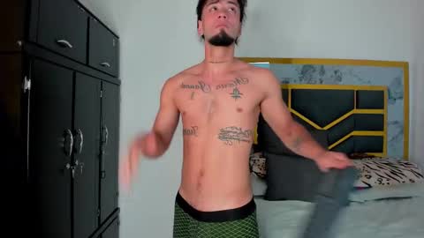 Snapshot of mattdevon chatting on 10/15/25, 06:30 Matt online show from 10/15/25, 06:30