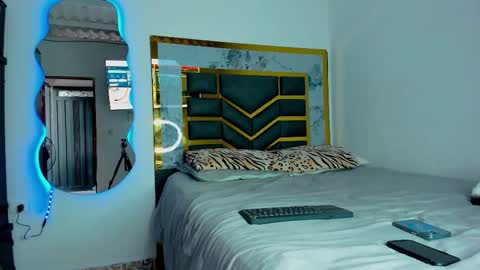 Snapshot of mattdevon chatting on 10/24/25, 09:22 Matt online show from 10/24/25, 09:22