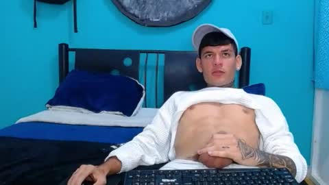 Snapshot of matthew_hawk19 chatting on 03/08/25, 04:01 matthew_hawk19 online show from 03/08/25, 04:01
