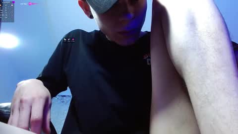 Snapshot of matthewboy_ chatting on 12/21/24, 11:44 MatthewBoy online show from 12/21/24, 11:44