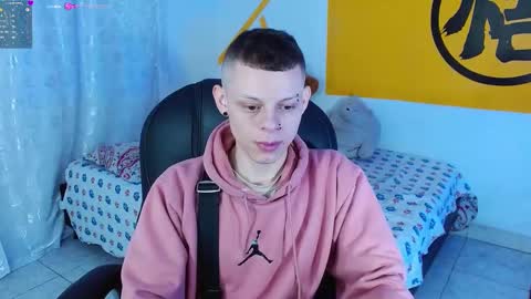 Snapshot of matthewboy_ chatting on 12/28/24, 08:05 MatthewBoy online show from 12/28/24, 08:05