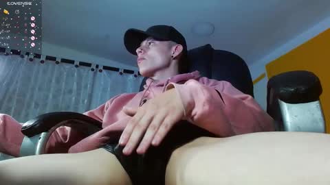 Snapshot of matthewboy_ chatting on 02/14/25, 12:25 MatthewBoy online show from 02/14/25, 12:25