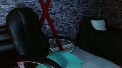 Snapshot of matthewboy_ chatting on 03/06/25, 08:37 MatthewBoy online show from 03/06/25, 08:37