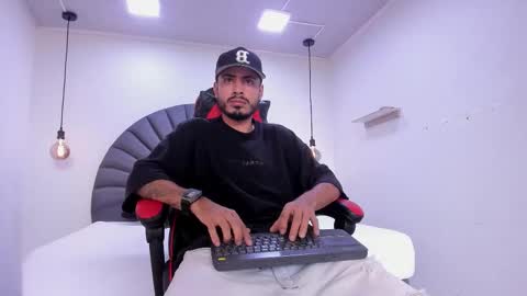 Snapshot of matthewcullenn chatting on 02/05/26, 08:24 Matthew online show from 02/05/26, 08:24