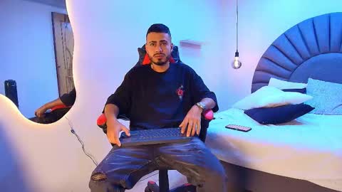 Snapshot of matthewcullenn chatting on 02/15/26, 08:24 Matthew online show from 02/15/26, 08:24