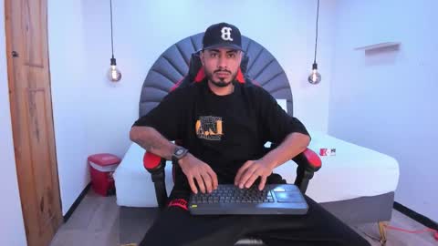 Snapshot of matthewcullenn chatting on 02/20/26, 09:37 Matthew online show from 02/20/26, 09:37