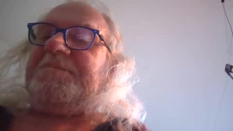 Snapshot of matthy60 chatting on 09/25/25, 11:36 Matthias online show from 09/25/25, 11:36