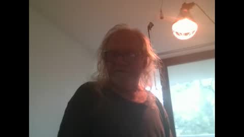 Snapshot of matthy60 chatting on 09/28/25, 06:52 Matthias online show from 09/28/25, 06:52