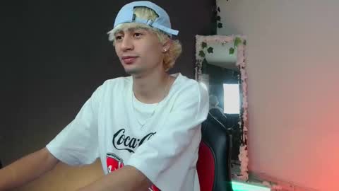 Snapshot of mattias_dantee chatting on 10/23/25, 05:12 mattias online show from 10/23/25, 05:12